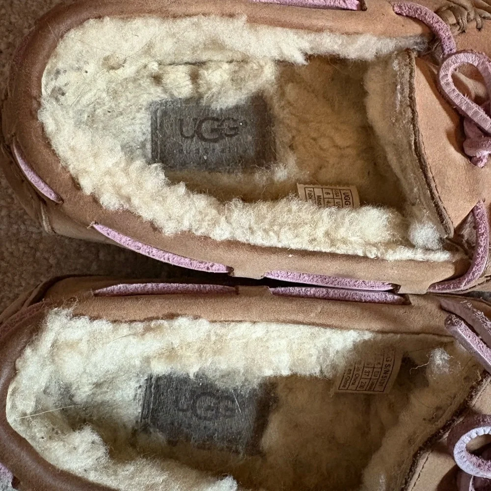 UGG Dakota Moccasin Slippers Womens Size 6 Brown Leather Indoor Outdoor - Picture 3 of 9